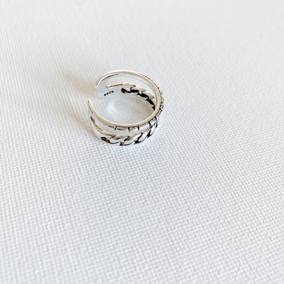 5/$25 Silver chain link double band ring - Picture 8 of 9